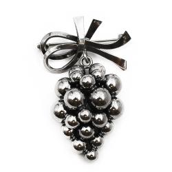 Tuotekuva Hopeinen vintage rypäle rintakoru rusetilla