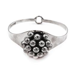 Tuotekuva E. Granit hopea rannerengas pallo 50x58.5mm 1968