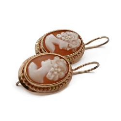 Tuotekuva Kultaiset Camee korvakorut roikkuvat