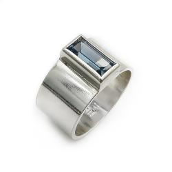 Tuotekuva Kalevala koru sormus vaaleansinisellä kivellä 18,5mm