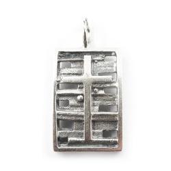Tuotekuva Hopeinen riipus, risti laatassa