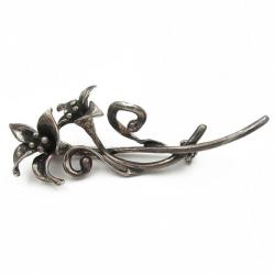 Tuotekuva Hopeinen rintaneula Lilja