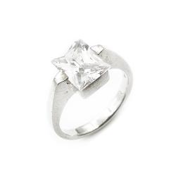 Tuotekuva Kirkaskivellinen cushion solitaire sormus 17mm