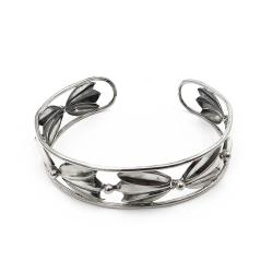 Tuotekuva Lilja Bengtin Hopeinen rannerengas  V.-57