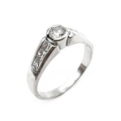 Tuotekuva 18K Valkokultainen timanttisormus 0,3ct + 6x 0,05ct 21mm