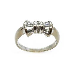 Tuotekuva 18K valkokultainen rusettitimanttisormus, 12 baguettitimanttia, 17 mm