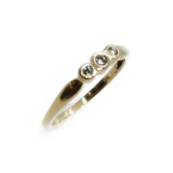 Tuotekuva 18K keltakultainen kolmen timantin sormus 0,07 ct, 16,5 mm